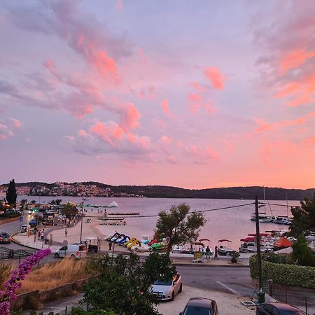 Apartman Simac Okrug Gornji Trogir Exteriör bild