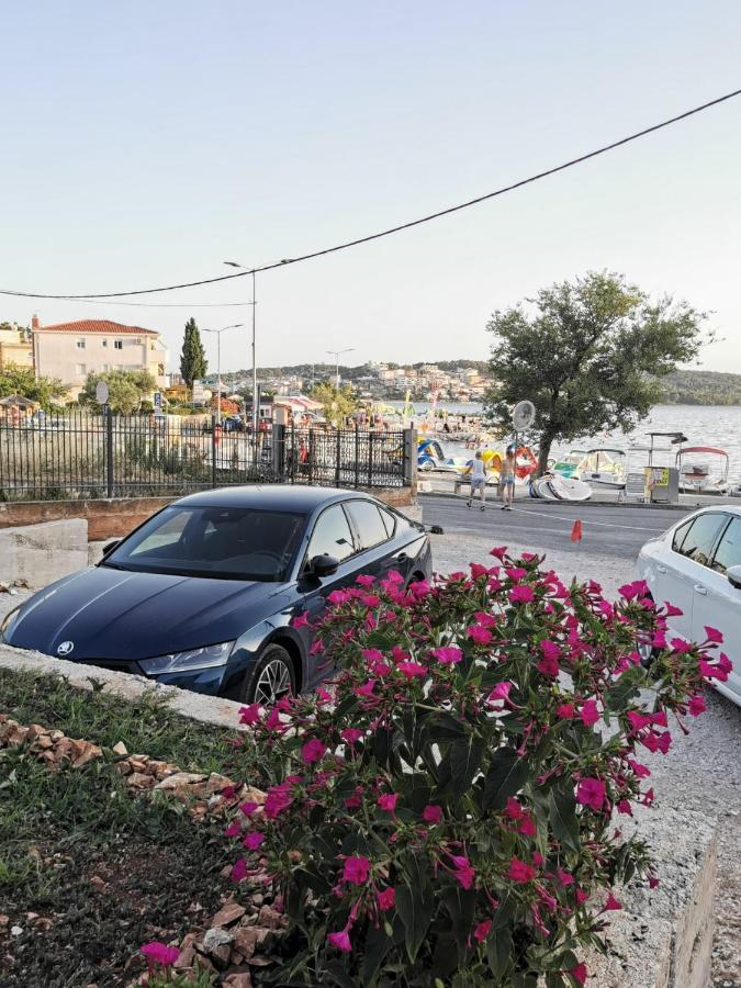 Apartman Simac Okrug Gornji Trogir Exteriör bild