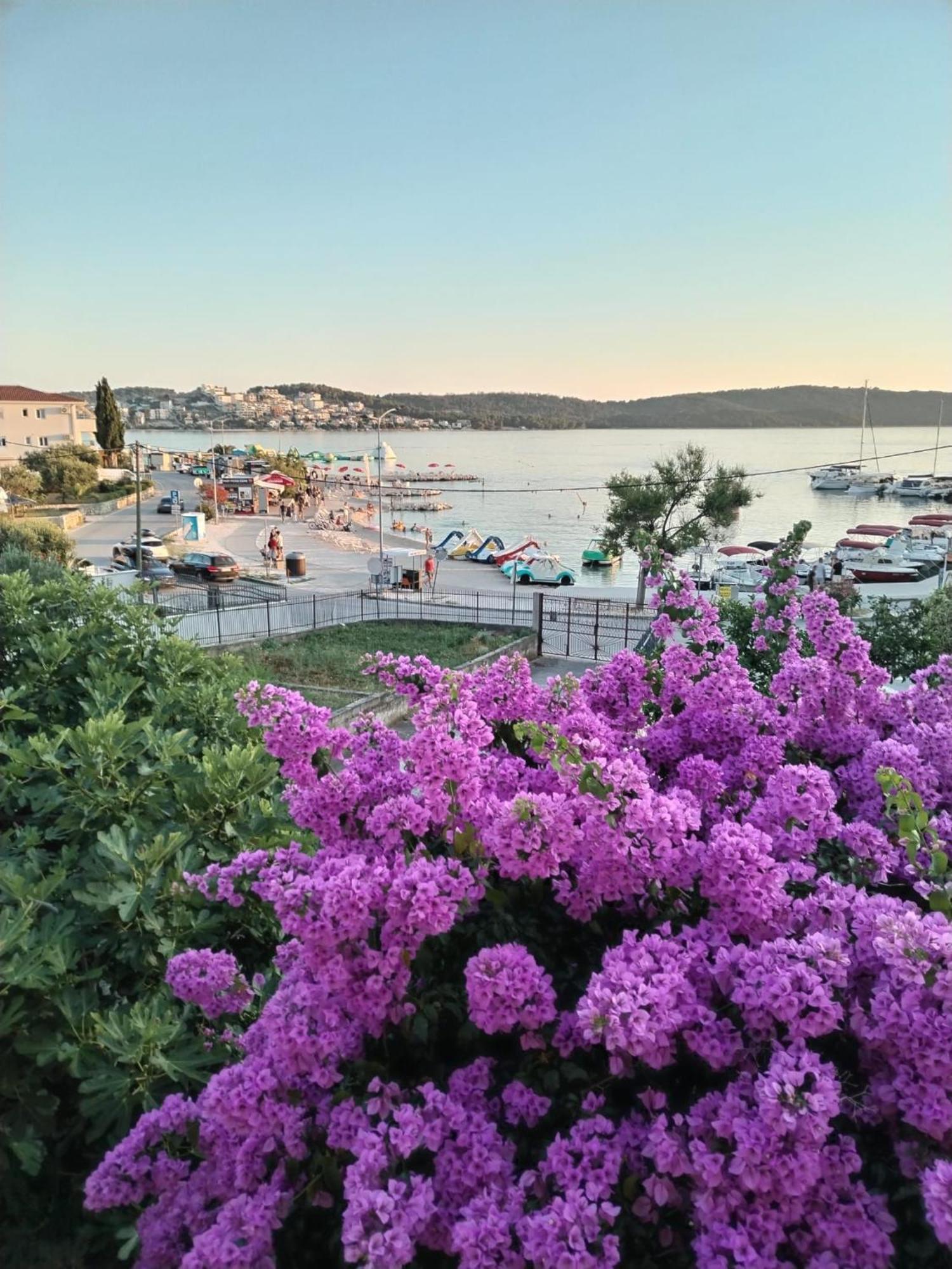 Apartman Simac Okrug Gornji Trogir Exteriör bild