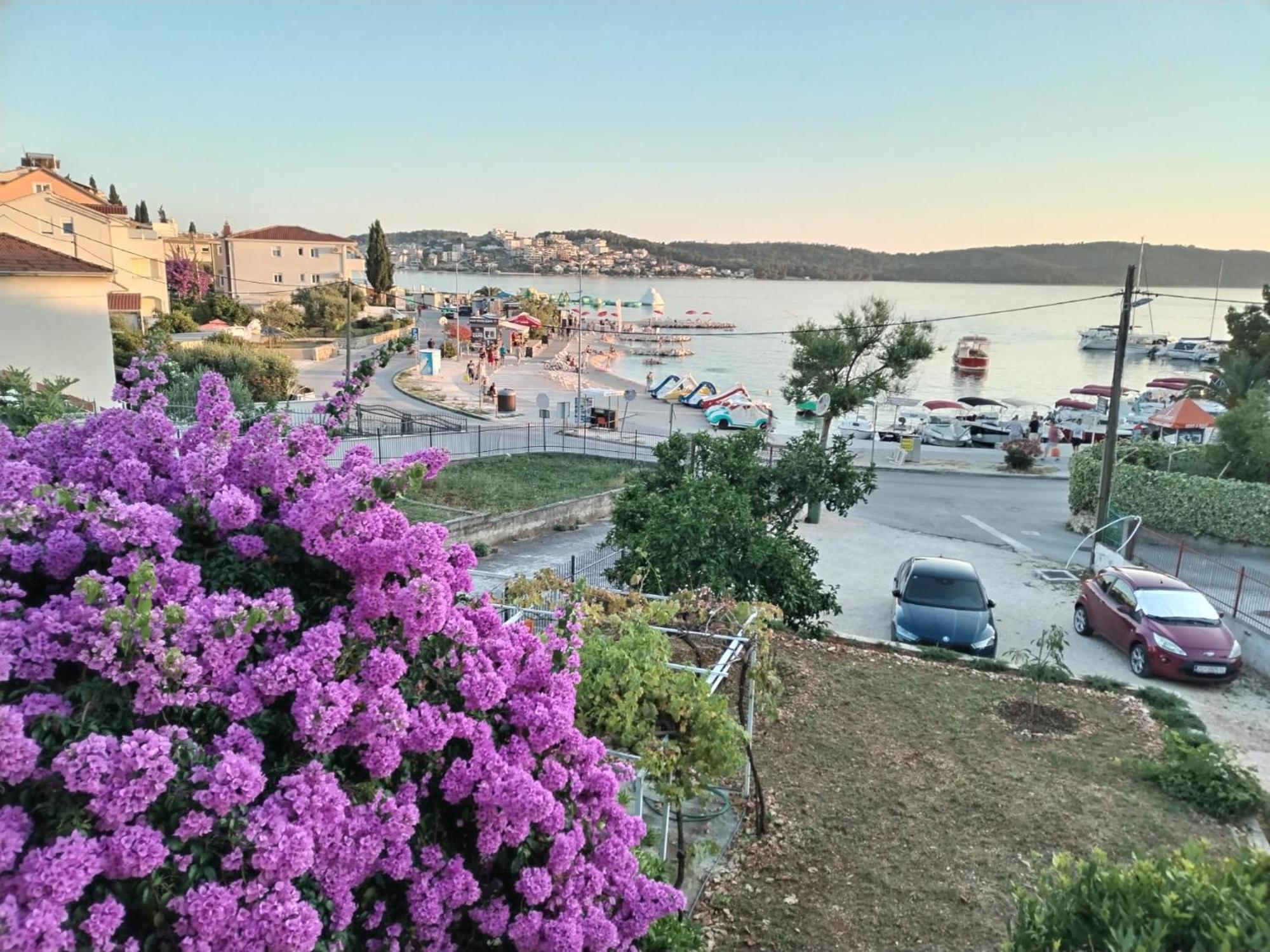 Apartman Simac Okrug Gornji Trogir Exteriör bild